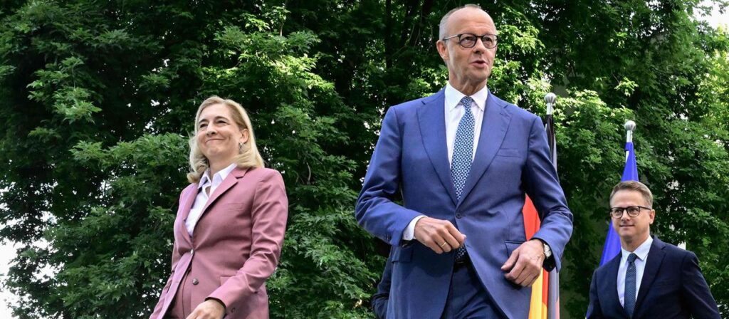 Nach Kabinettsumbildung: „Merz hat die Gunst der Stunde genutzt“