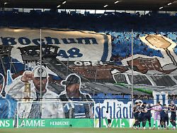 Großer Banner-Ärger in Bochum: Ein Fußballspiel, an das man sich erst wieder gewöhnen muss