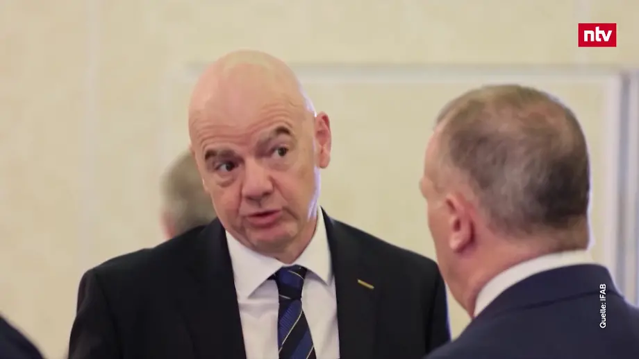 Rückendeckung aus Afrika: Infantino bleibt im Amt, die UEFA bleibt unversöhnlich