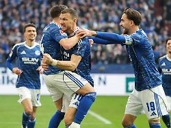 Bis an Gehaltsobergrenze: Schalker Turbulenzen mit Dzeko, Gosens und geplatztem Deal