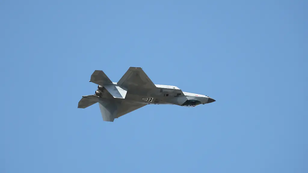 Luftraum nicht verletzt: Wegen russischer Militärflugzeuge: Südkorea schickt Kampfjets los