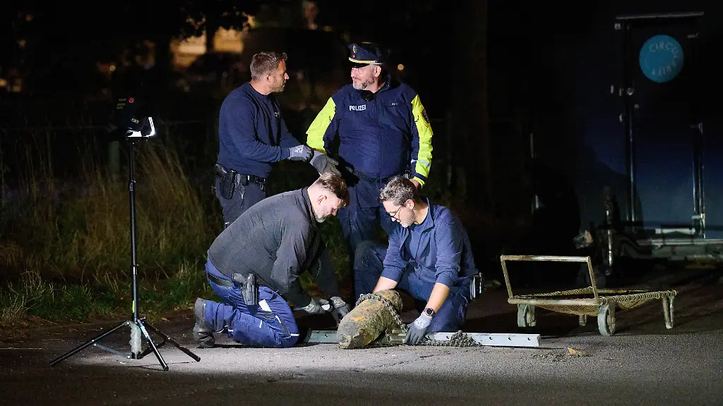 Fliegerbombe im Kanal entdeckt: Tausende Berliner wegen Bombenentschärfung evakuiert