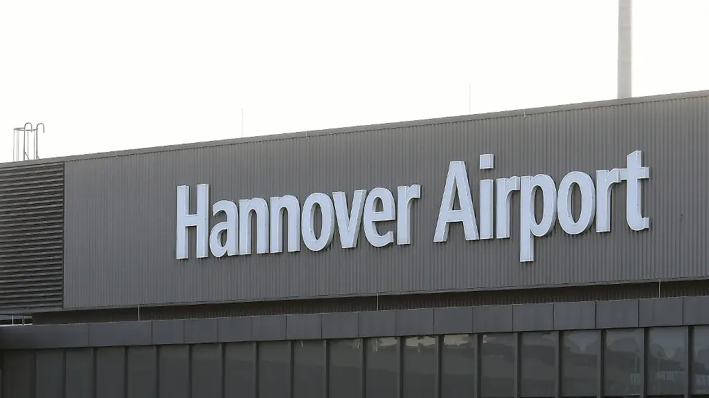 Passagierflüge verspätet : Drohne stört Flugbetrieb in Hannover