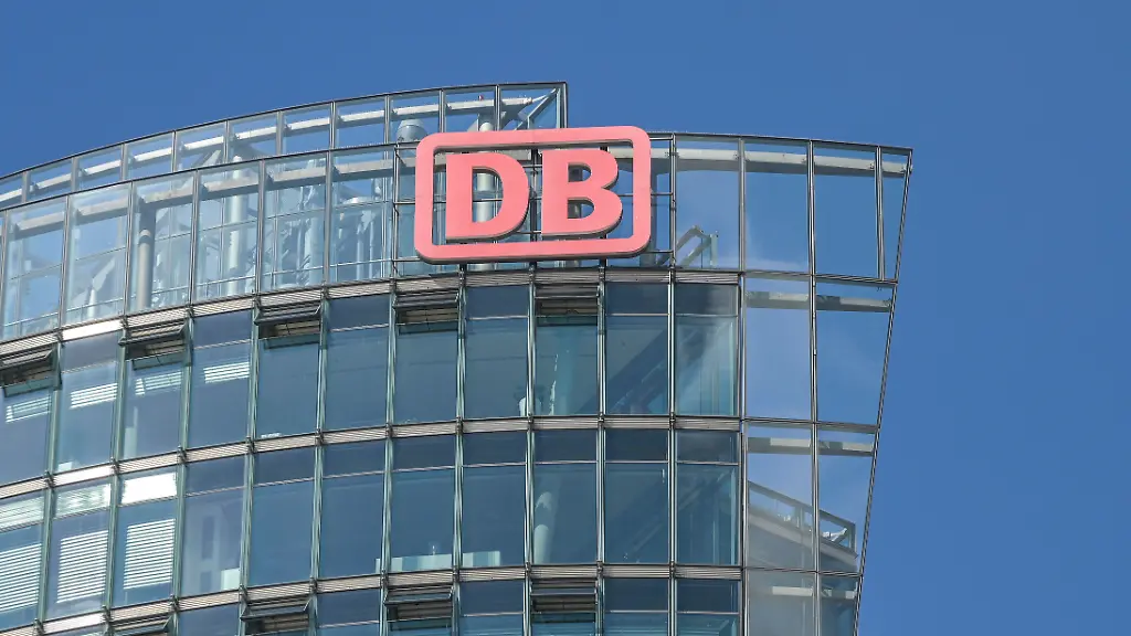Lob von Pro-Bahn-Vertreter: Bilger will Bonuszahlungen der Bahn-Manager an Ziele koppeln