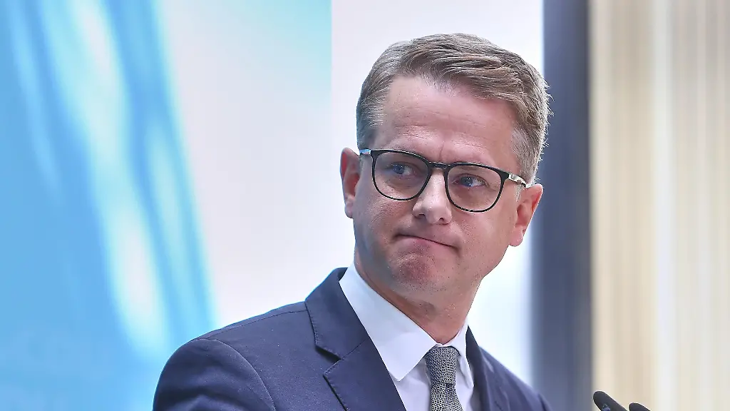 Pläne stammen von Vorgängerin: Linnemann will Rentenkürzungen für Pflegende verhindern