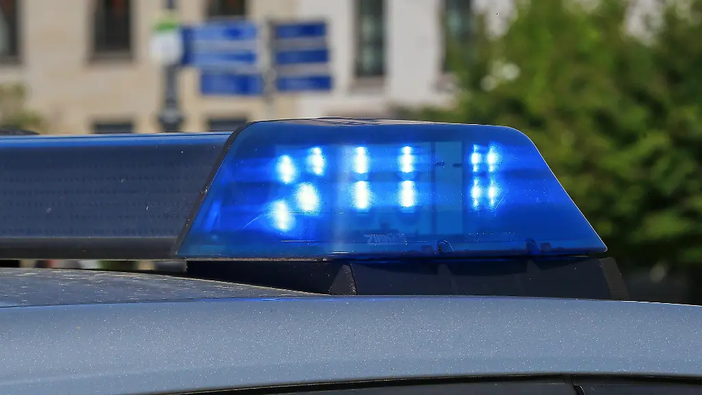 Streit in Bremen eskaliert: Autofährer schlägt Fußgänger nieder – Opfer stirbt