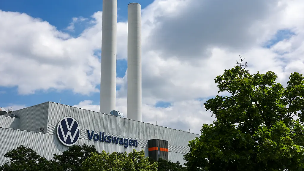 „Desaströse Kommunikation“: VW-Belegschaft geht mit Vorstand hart ins Gericht