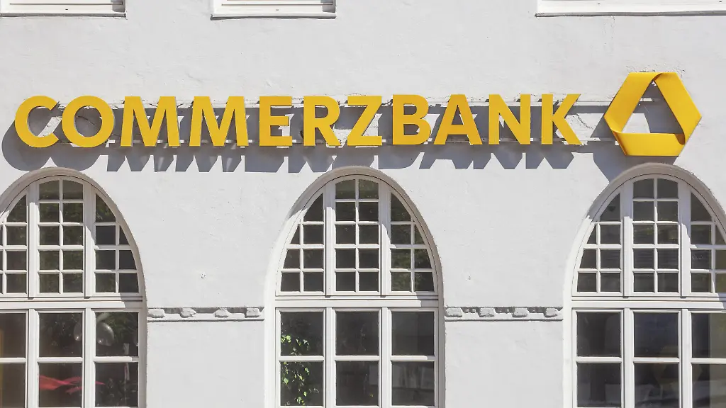 Geldhaus zieht Aktien ein: Unicredit steht kurz vor der Aktienmehrheit bei der Commerzbank