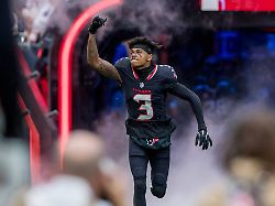 Ende der Leidenszeit: Nach fast zwei Jahren: NFL-Spieler kehrt auf den Platz zurück