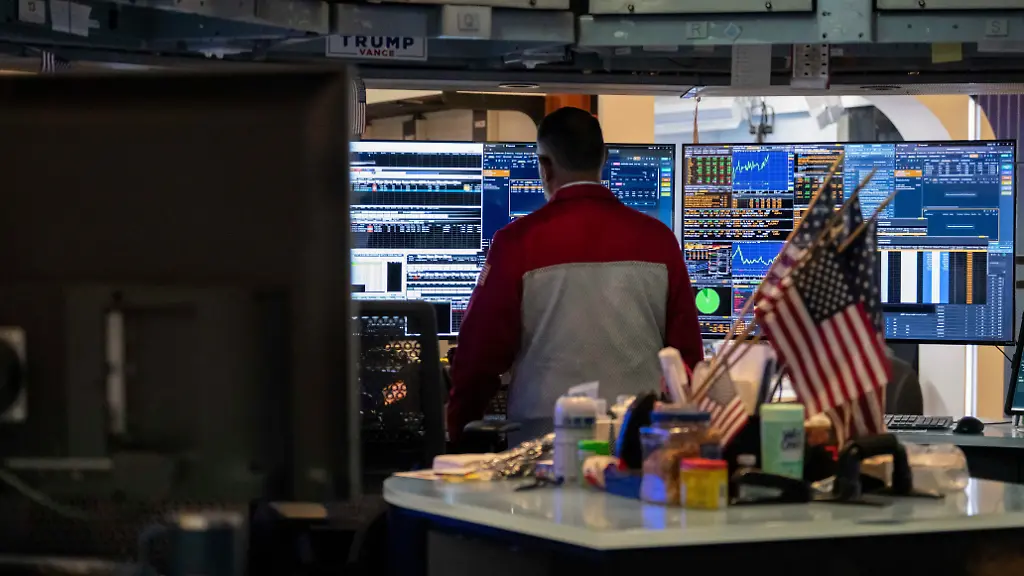 Ölpreise steigen an Wall Street: KI-Finanzierung belastet Intel und Nvidia