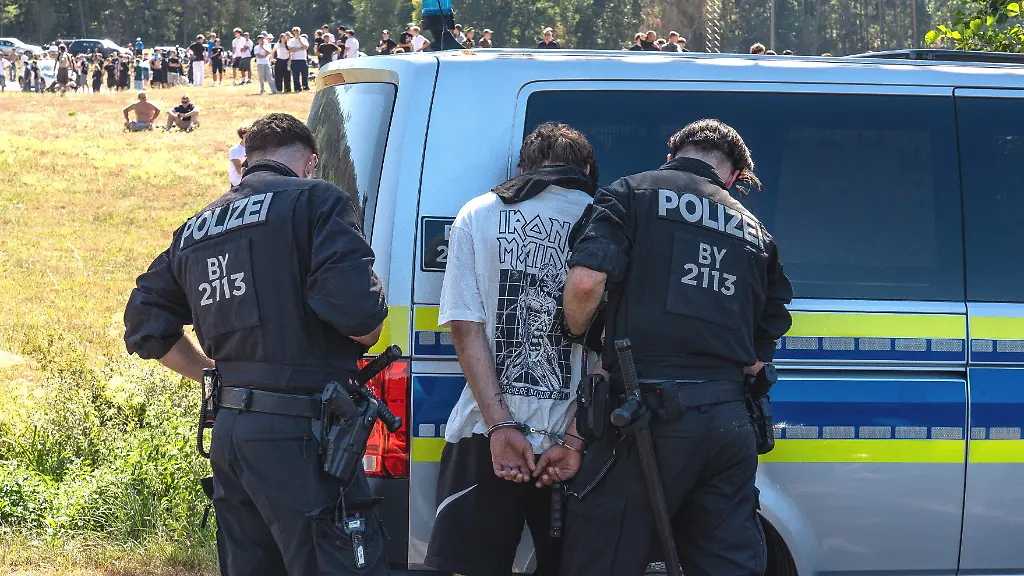3500 Menschen auf „Schanzenfest“: „Drachenlord“-Hater sorgen für Gewalt in Franken