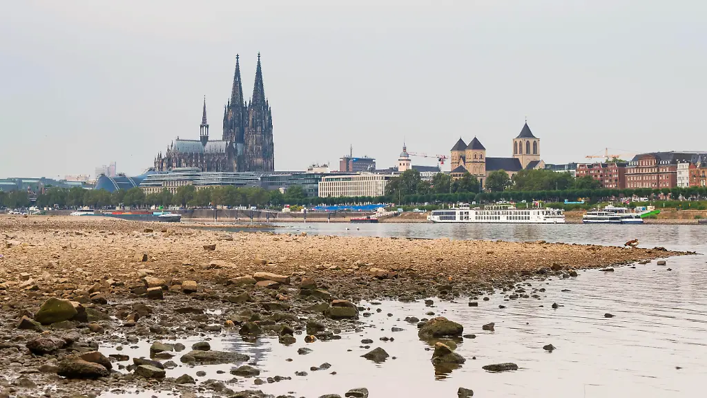 Nur 68 Zentimeter: Rheinpegel erreicht bei Köln einen historischen Tiefstand