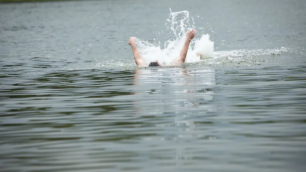 Badeunfälle vermeiden: Wie man Ertrinken erkennt und richtig hilft