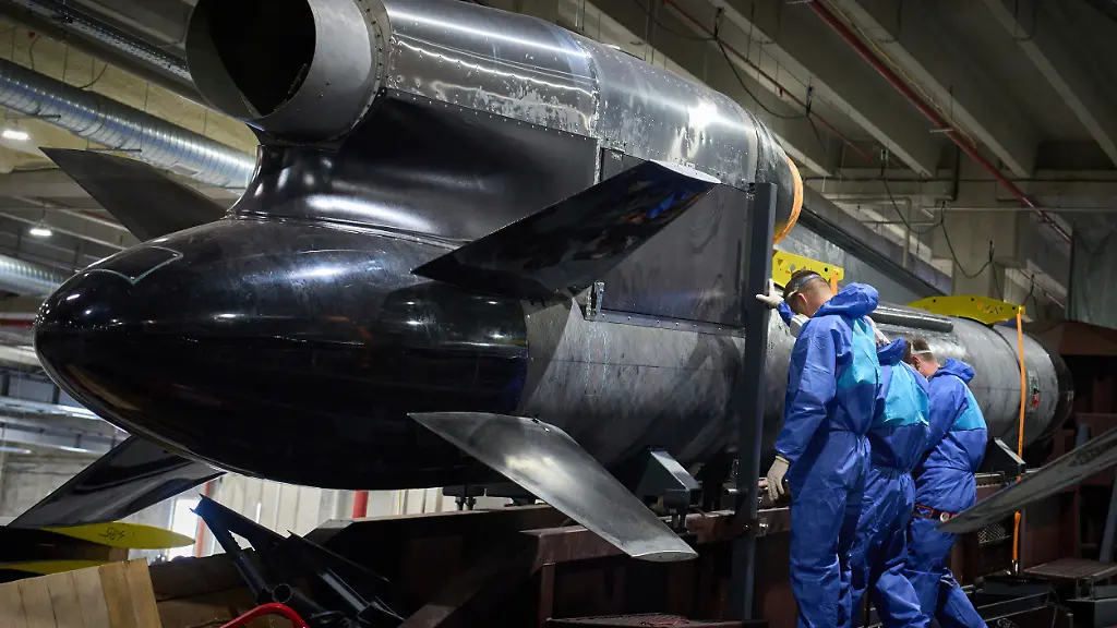 Militär: Auch Flugplatz getroffen: Ukraine feuert Flamingos auf entlegene russische Raketenfabrik