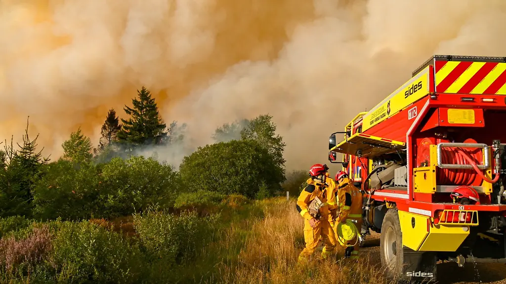 Wind und Regen kommen: Waldbrand im Hohen Venn bleibt „unberechenbar“
