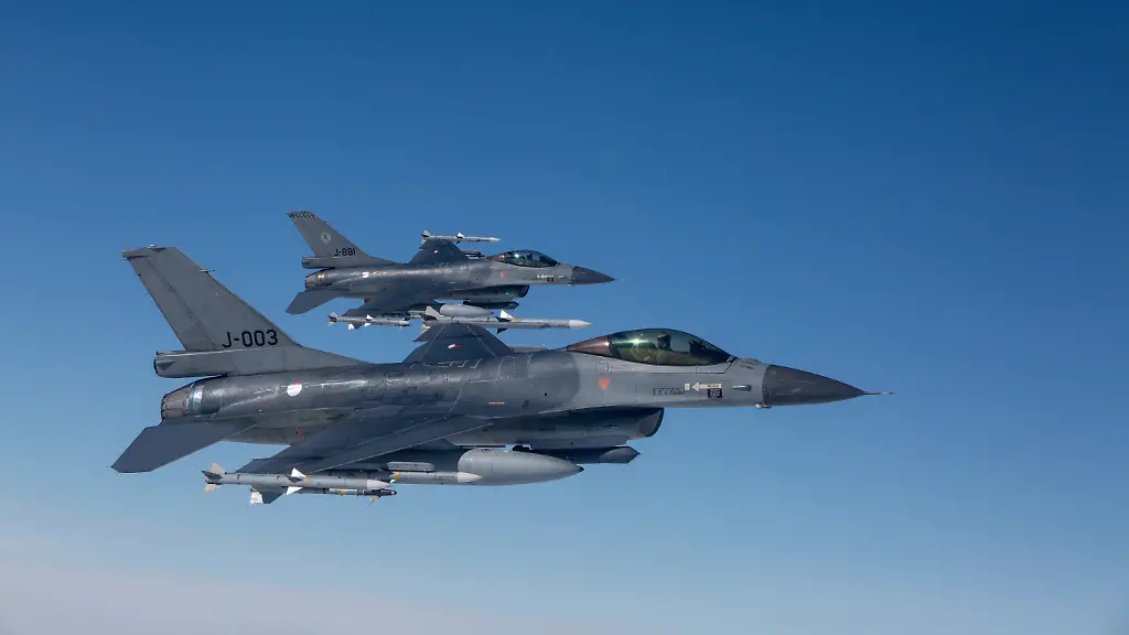 Finnland sperrt Seegebiet: Kampfjets fangen Drohne über Lettland ab