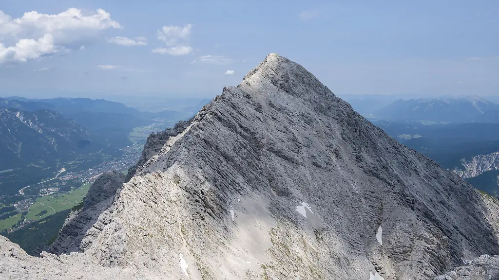 Aus Baden-Württemberg: 68-jähriger nahe Zugspitze tödlich verunglückt