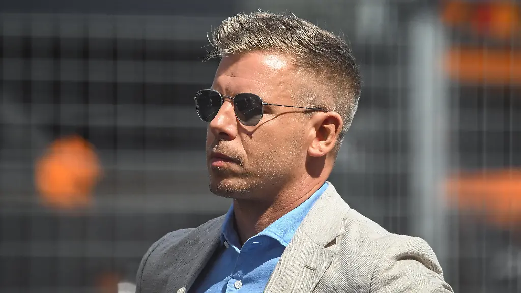 MOGYOROD-HUNGARY-JULY-26-Prime-Minister-of-Hungary-Peter-Magyar-wears-sunglasses-as-he-walks-through-the-paddock-during-the-Formula-1-AWS-Hungarian-Grand-Prix-at-the-Hungaroring-on-July-26-2026-in-Mogyorod-Hungary