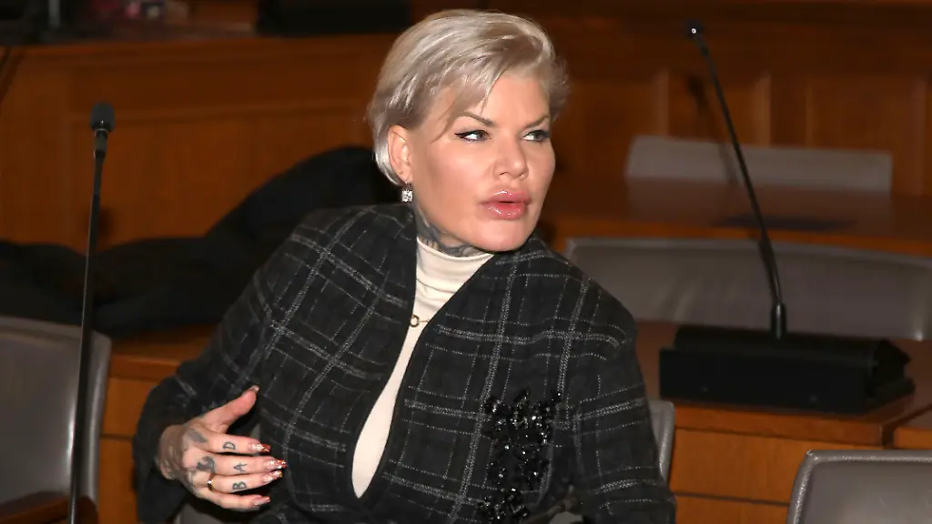 Behindertenausweis gefälscht?: Melanie Müller sagt Prozess krankheitsbedingt ab
