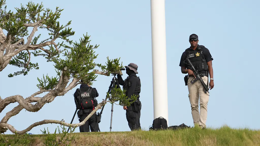 Kurz vor Präsidenten-Besuch: Verdächtiger mit Waffe auf Trumps Golfplatz festgenommen
