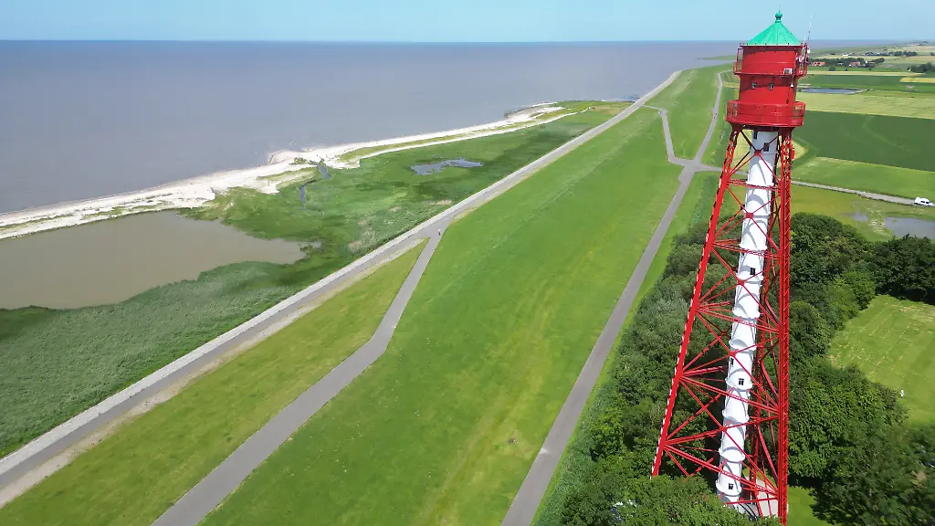 Leuchtende Stahlkonstruktion: Bei Ostfrieslands „Eiffelturm“ stellt sich die Rekordfrage