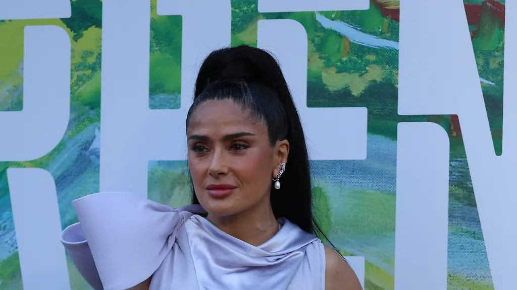 „Ich werde ihn Panchito nennen“: Salma Hayek ist frisch verliebt – in ihr Enkelkind