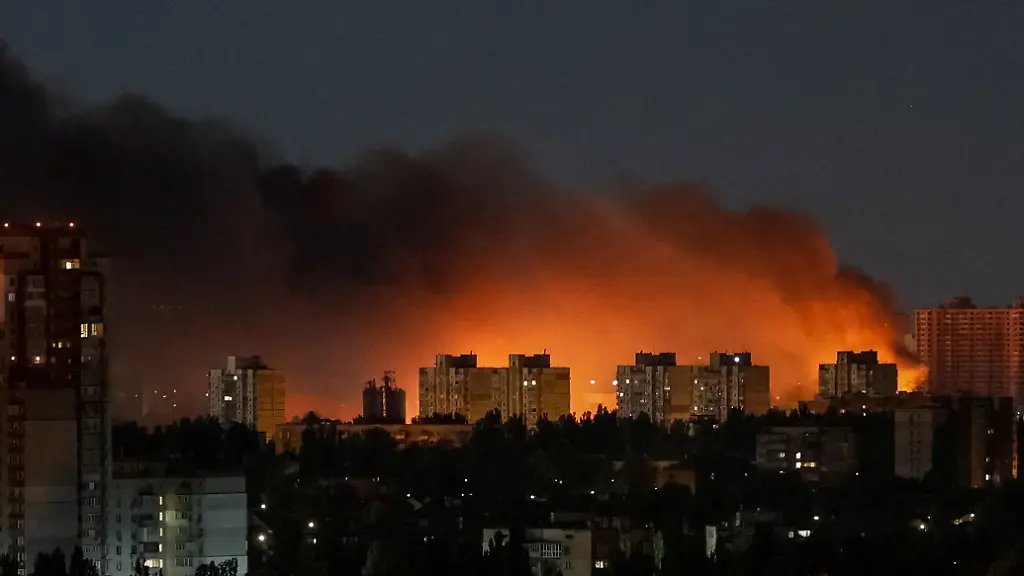 Smoke-rises-in-the-city-during-a-Russian-missile-strike-amid-Russia-s-attack-on-Ukraine-in-Kyiv-Ukraine-July-30-2026