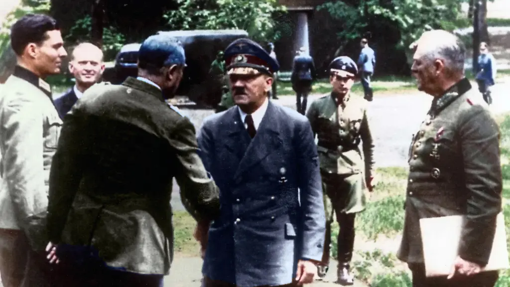 Altes Dokument aufgetaucht: Überlebte Hitler Stauffenbergs Bombe wegen einer Terminänderung?