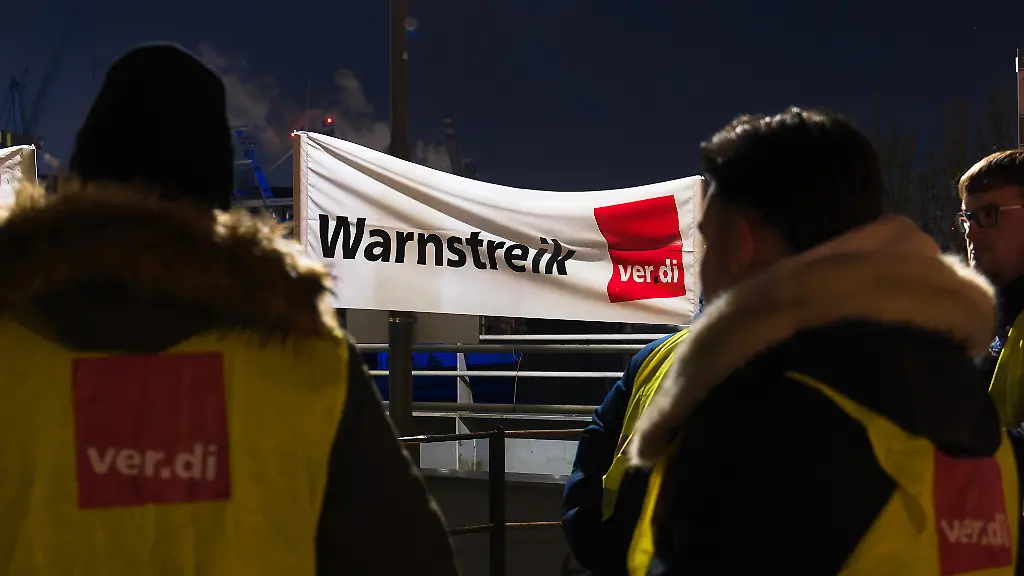 Verdi ruft Hafenmitarbeiter bundesweit zu Warnstreiks auf
