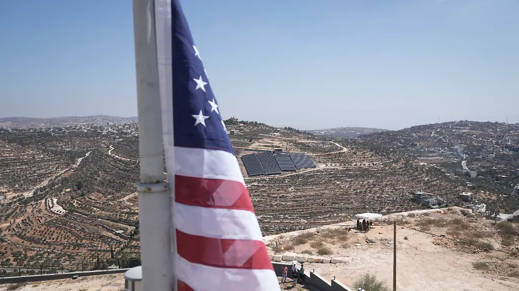 US-Bürger hisst Flagge gegen israelische Siedlergewalt
