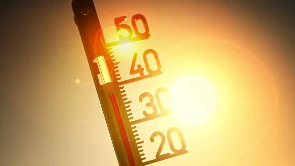 Thermometer-zeigt-ueber-35-Grad-Celsius-Hitzewelle-Sommerhitze