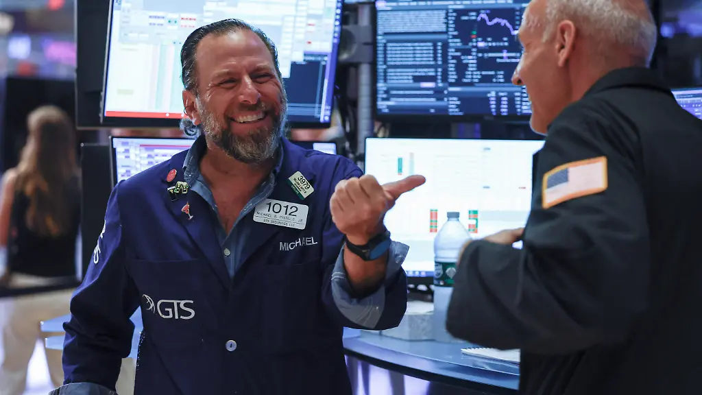 S&P schließt auf Rekordhoch: Schwache Jobdaten beflügeln die Wall Street