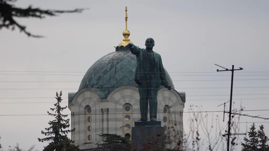 Behörden rufen zu Ruhe auf: Russischer Soldat schießt auf der Krim um sich