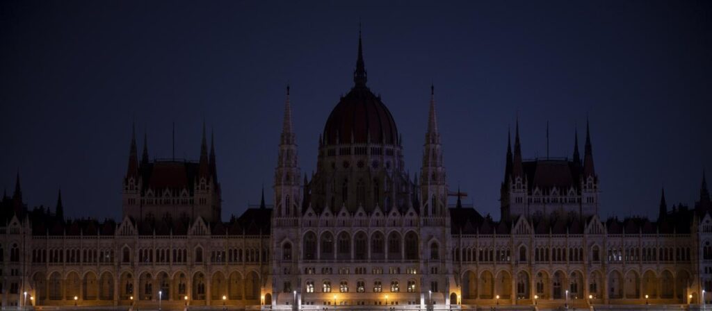 Ungarn schaltet Licht an Wahrzeichen wegen Energiekrise ab