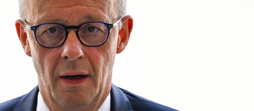 Kanzler Merz besucht Waldbrandgebiet in NRW