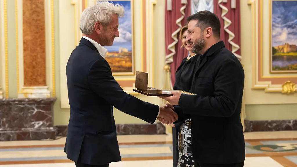 „Nationale Legende der Ukraine“: Wolodymyr Selenskyj ehrt Sean Penn