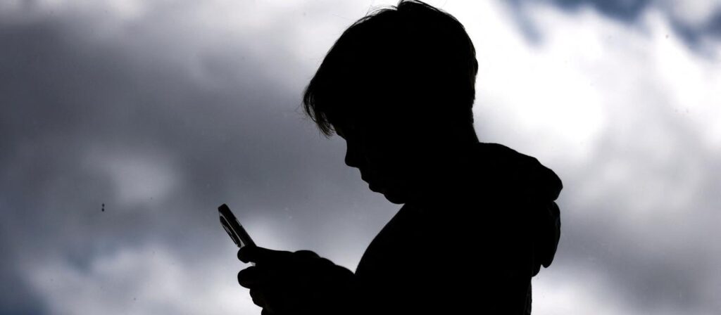 Niederlage für Macron: Social-Media-Verbot gekippt