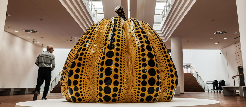 Kusama-Ausstellung in Köln knackt Besucherrekord
