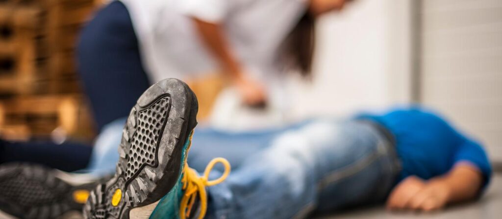 Ersthelfer begannen 2025 jede zweite Reanimation außerhalb von Kliniken