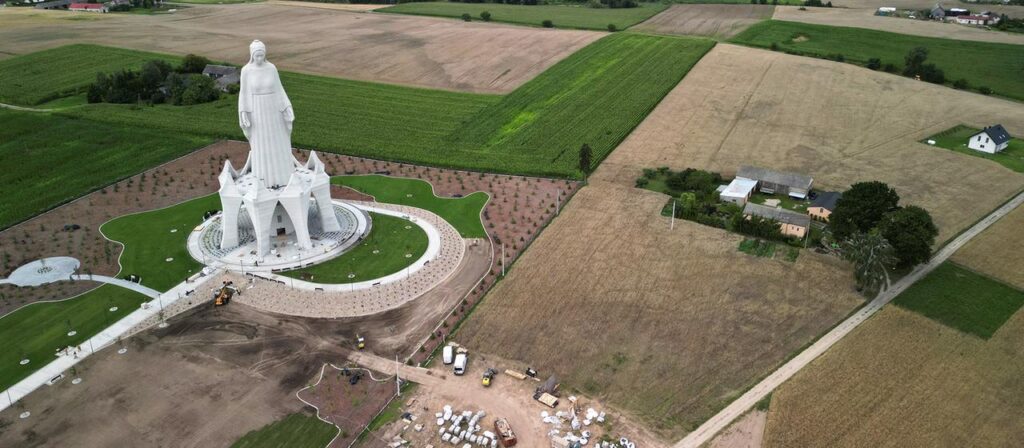 Riesige Marienstatue in Polen soll Pilger anziehen