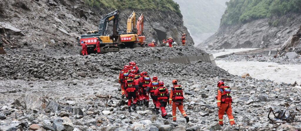 Sturzflut: Erschwerte Suche nach Flutopfern im Himalaya