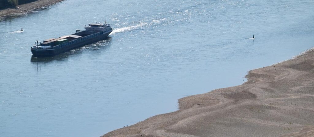 Warum die Fahrrinne im Rhein bisher nicht ausgebaut wurde