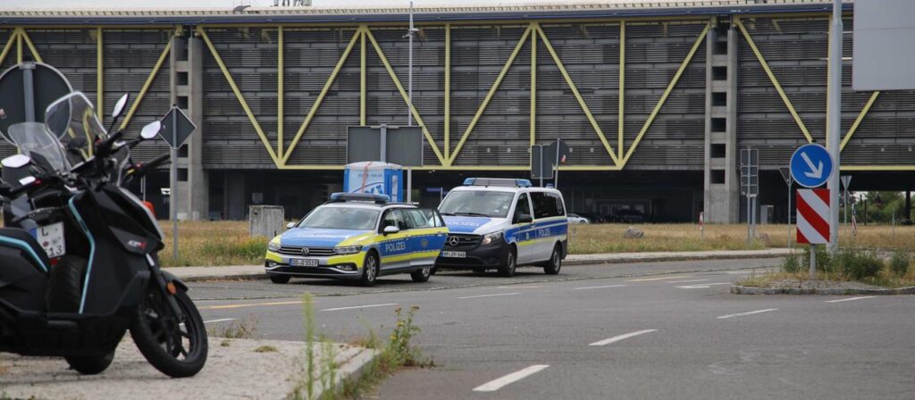 Flughafen Leipzig: Ermittler entdecken „unbekannte Masse“ und mutmaßlichen Zünder an Drohne