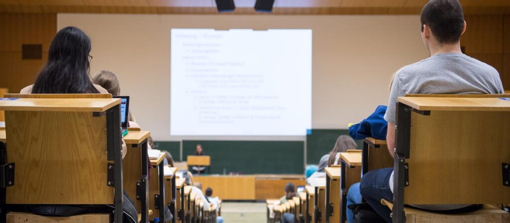 BAföG-Erhöhung im Kabinett: Was Studierende jetzt erwarten können