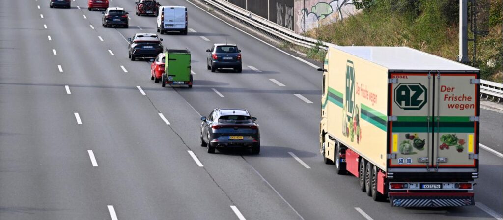 Sonntagsfahrverbot für Lkw bleibt vielerorts ausgesetzt