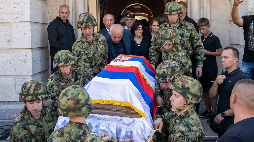 Militärische Ehren für Mladic: Serbien muss nach „schockierenden“ Bildern mit EU-Konsequenzen rechnen