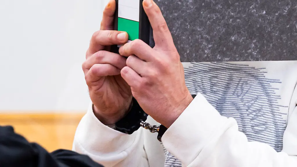 Anklage zählt 103 Fälle: Mann soll Partnerin betäubt, vergewaltigt und gefilmt haben