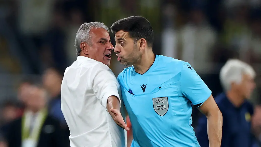 Großer Wirbel bei Fenerbahce: Trainer erklärt Rücktritt nach CL-Spiel – Präsident sagt Nein