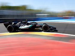 Sieger „fühlt sich nicht gut“: Antonelli gewinnt Formel-1-Zoffrennen, Drama um Hamilton und Norris