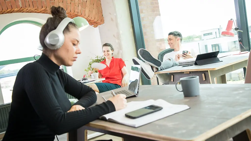 Etikette im Job: Small Talk am Arbeitsplatz? So entkommen Sie – freundlich